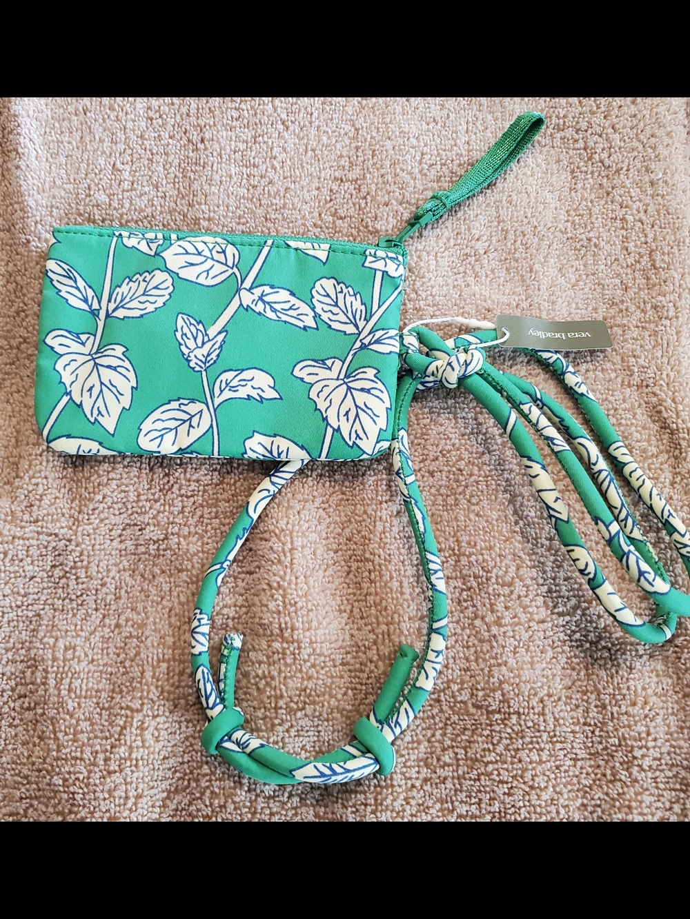 Vera Bradley Zip Card Pouch Lanyard in "Mint Mojito" Pattern, #52323‐21372, NEW!